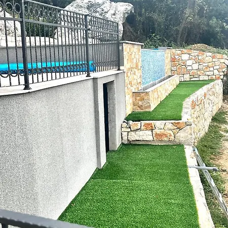 House With Amazing Infinity Pool And Fantastic Landscape * Viganj